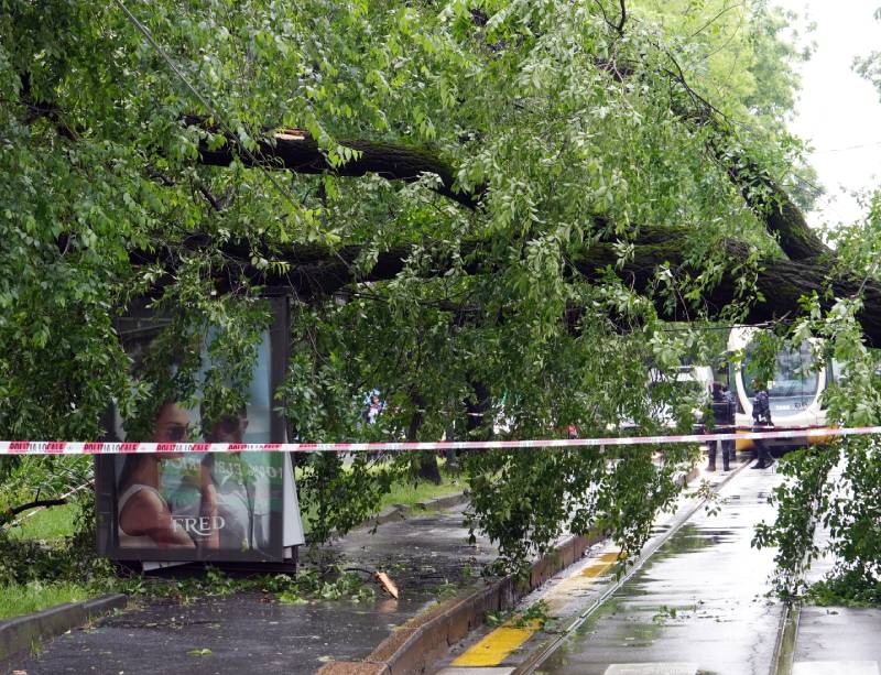 maltempo a milano, bomba d'acqua